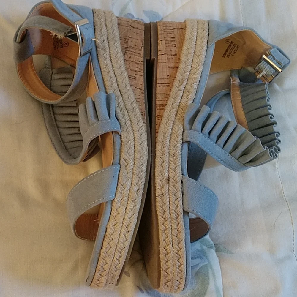 Chase + Chloe Wedge Sandle